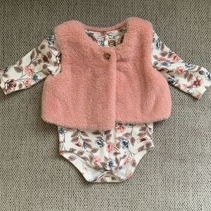 Nicole Miller Faux Fux Vest & Onesie Girl Size 3-6